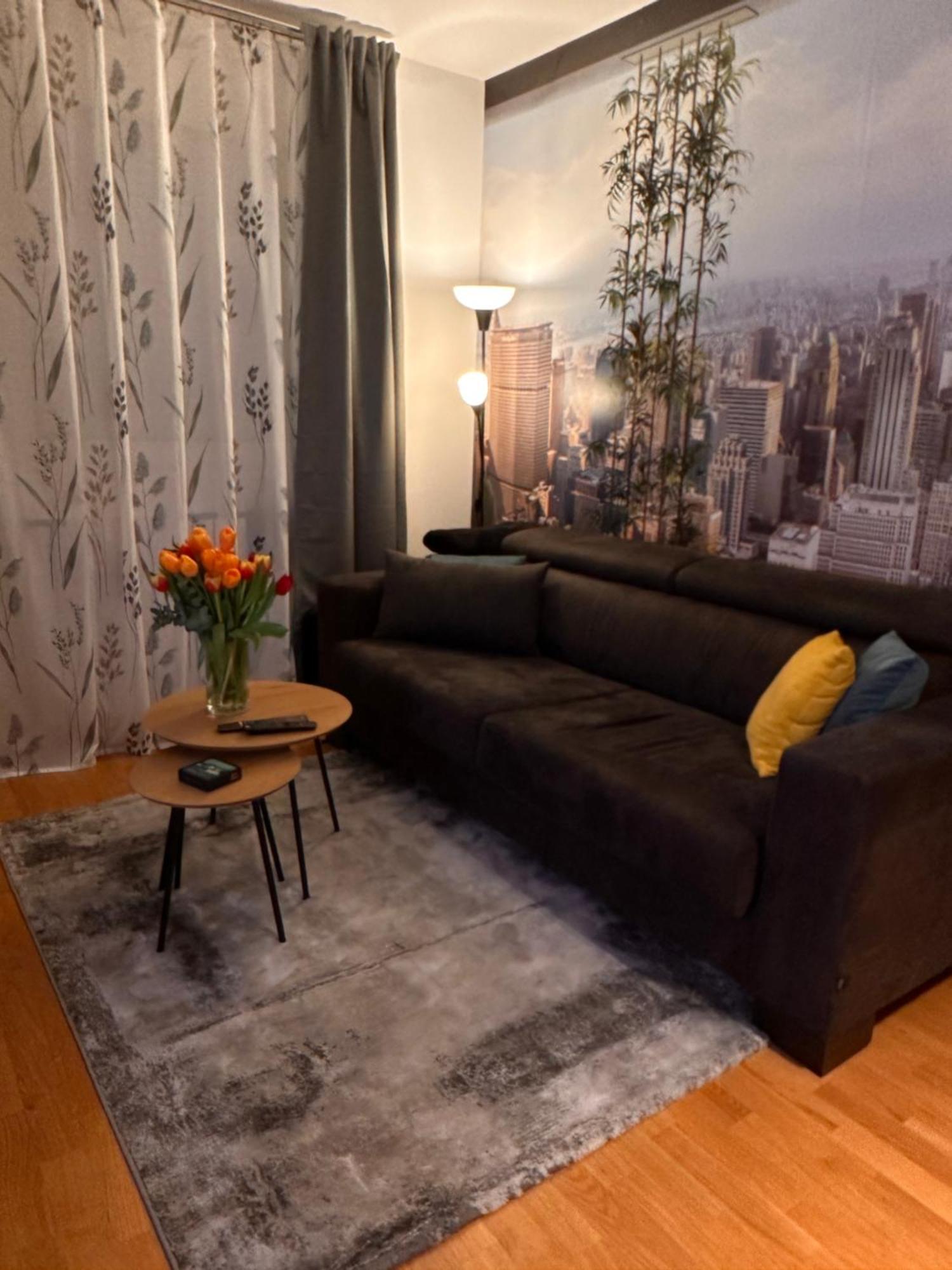 Place4you - With Private Garage Apartment *