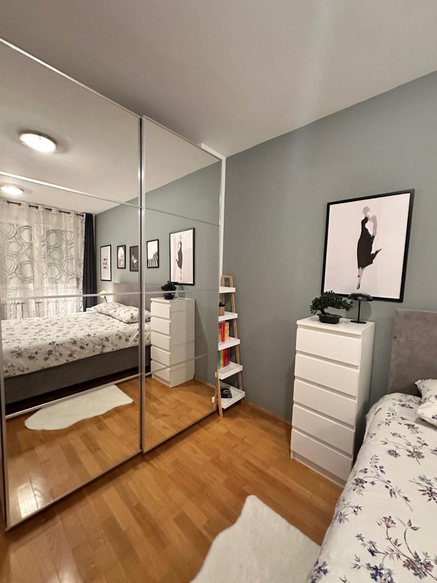 Apartment Place4you - With Private Garage